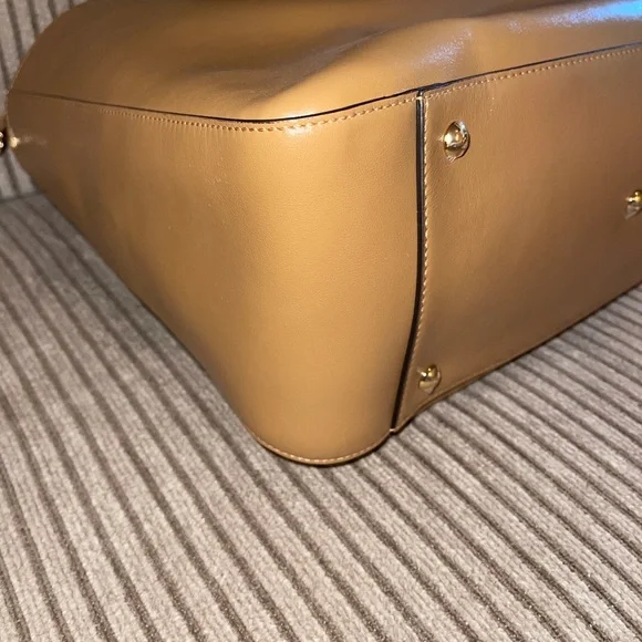 Authentic FENDI Vitello Glacier Medium FF Tote in Nocciola🤩 EXCELLENT CONDITION - Picture 4 of 7